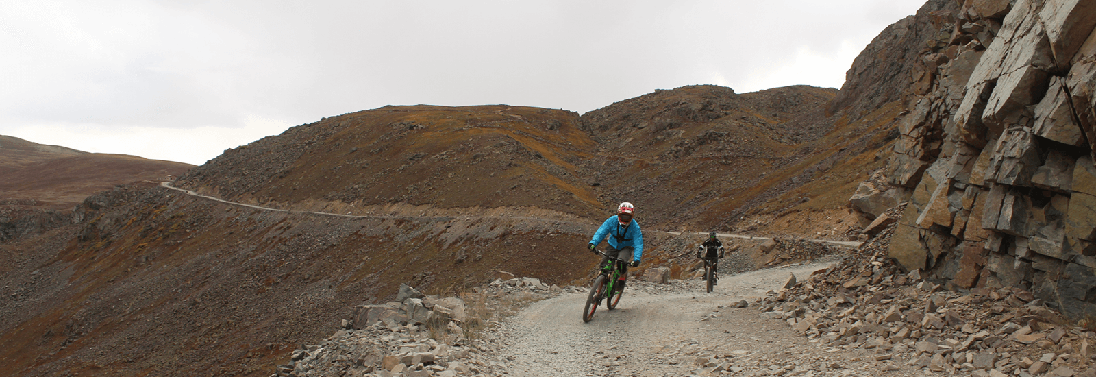 Deosai high plateau crossing